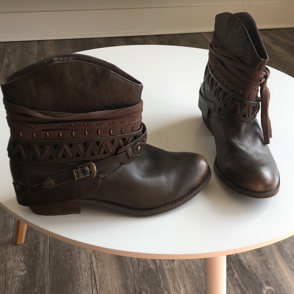 New Without Box Brown Booties - Not Rated size 7.5